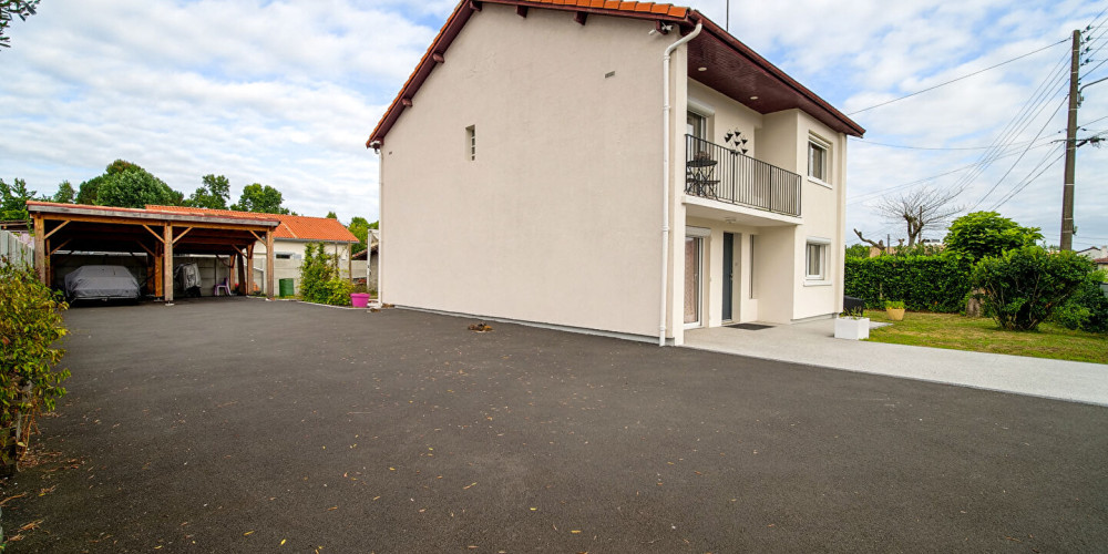 maison à LABOUHEYRE (40210)