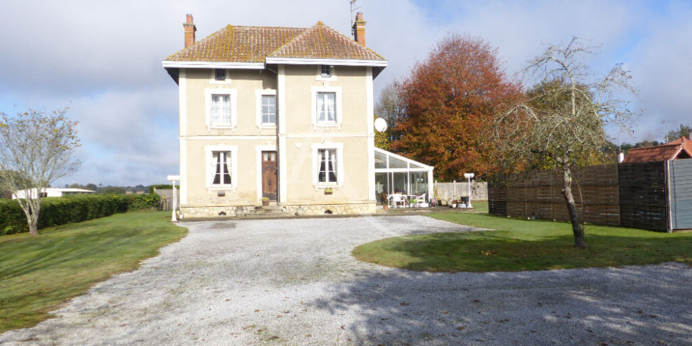 maison à ST SEVER (40500)