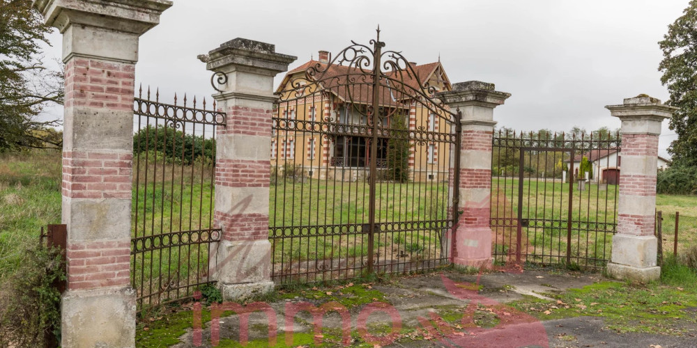 maison à ST GEIN (40190)