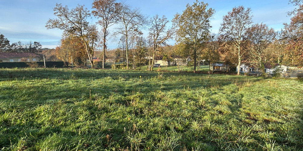 terrain à ST SEVER (40500)