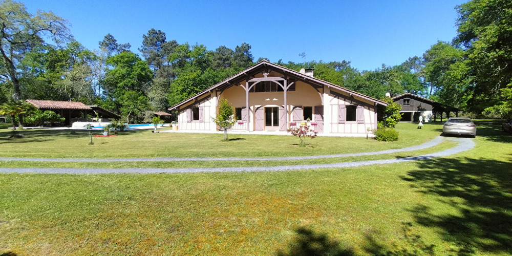 maison à ROQUEFORT (40120)