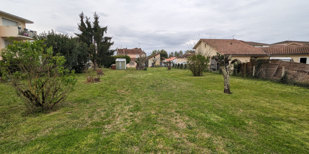 terrain à MONT DE MARSAN (40000)