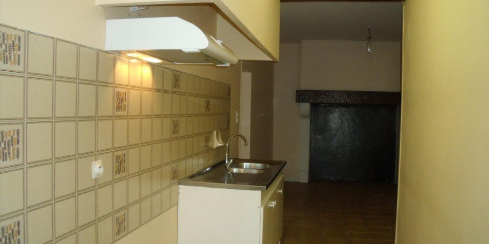 appartement à POMAREZ (40360)