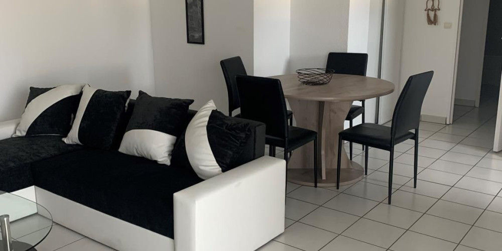 appartement à ST PIERRE DU MONT (40280)