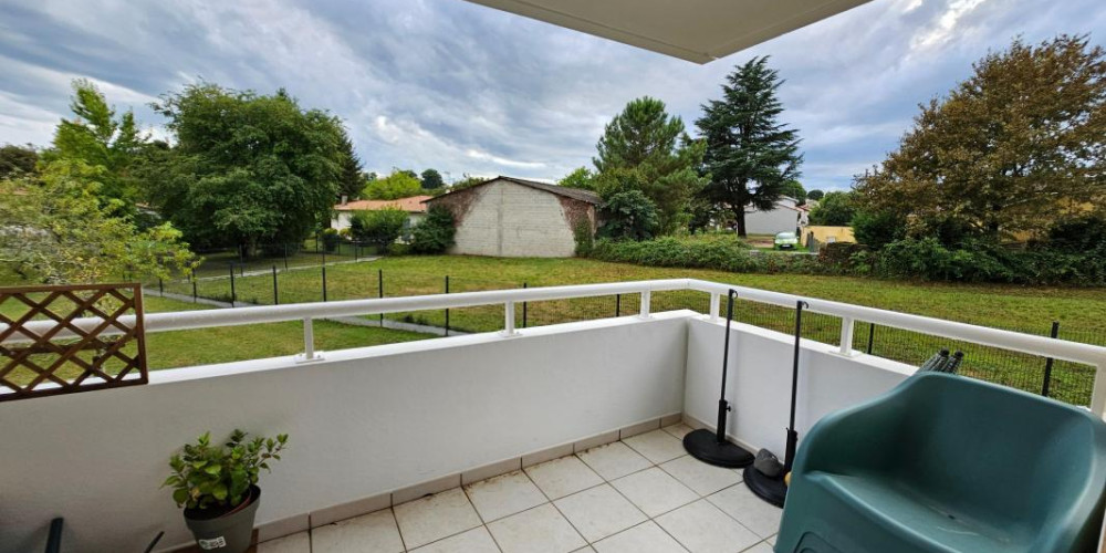 appartement à ST PIERRE DU MONT (40280)