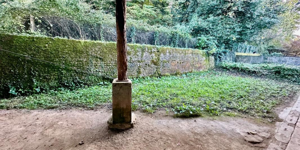 parking à AIRE SUR L ADOUR (40800)