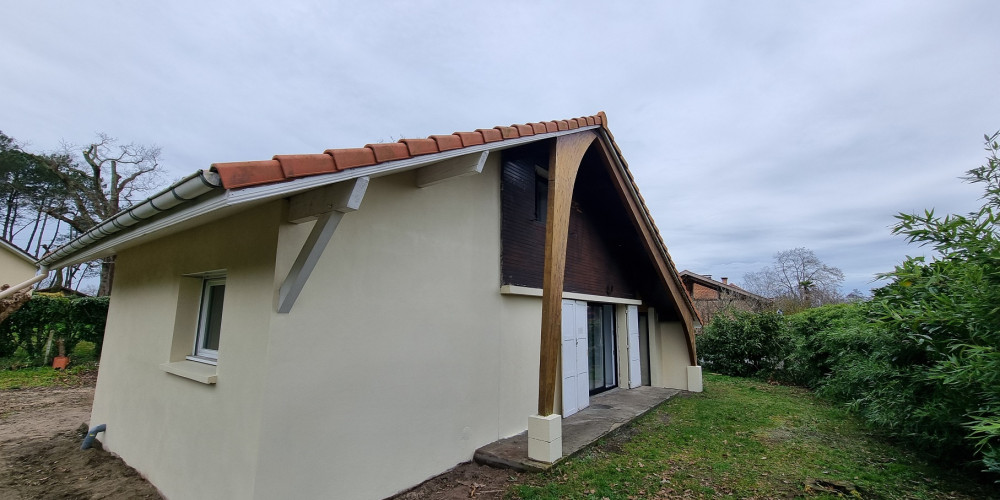 maison à ST JULIEN EN BORN (40170)