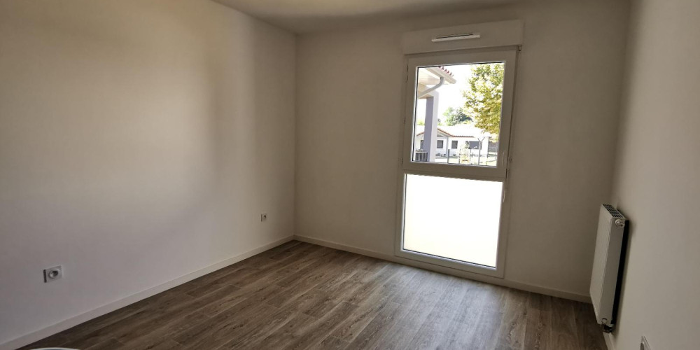 appartement à ST PIERRE DU MONT (40280)